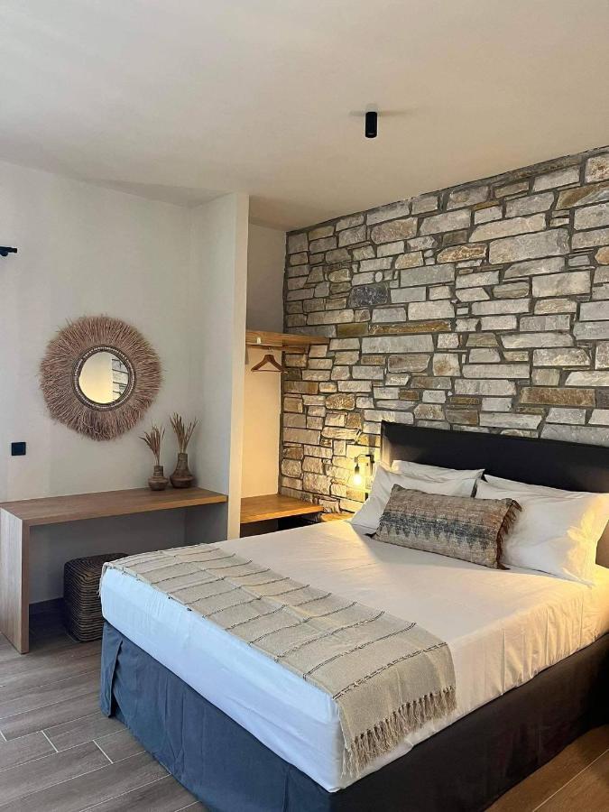 Peri Elxis Luxury Suites Mourésion エクステリア 写真