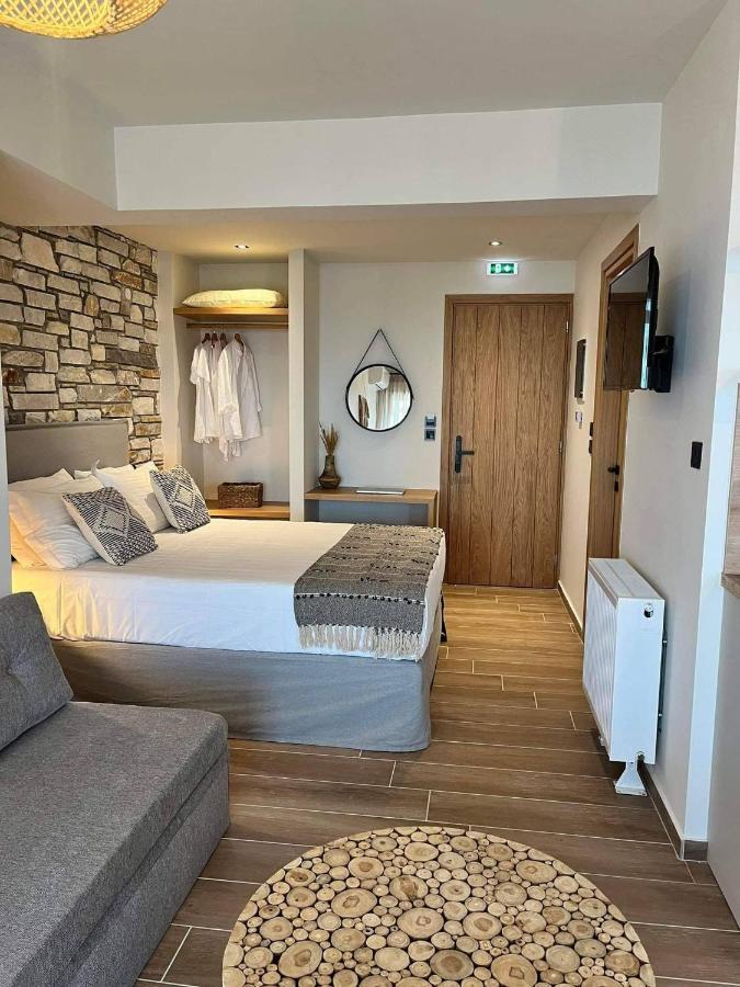Peri Elxis Luxury Suites Mourésion エクステリア 写真
