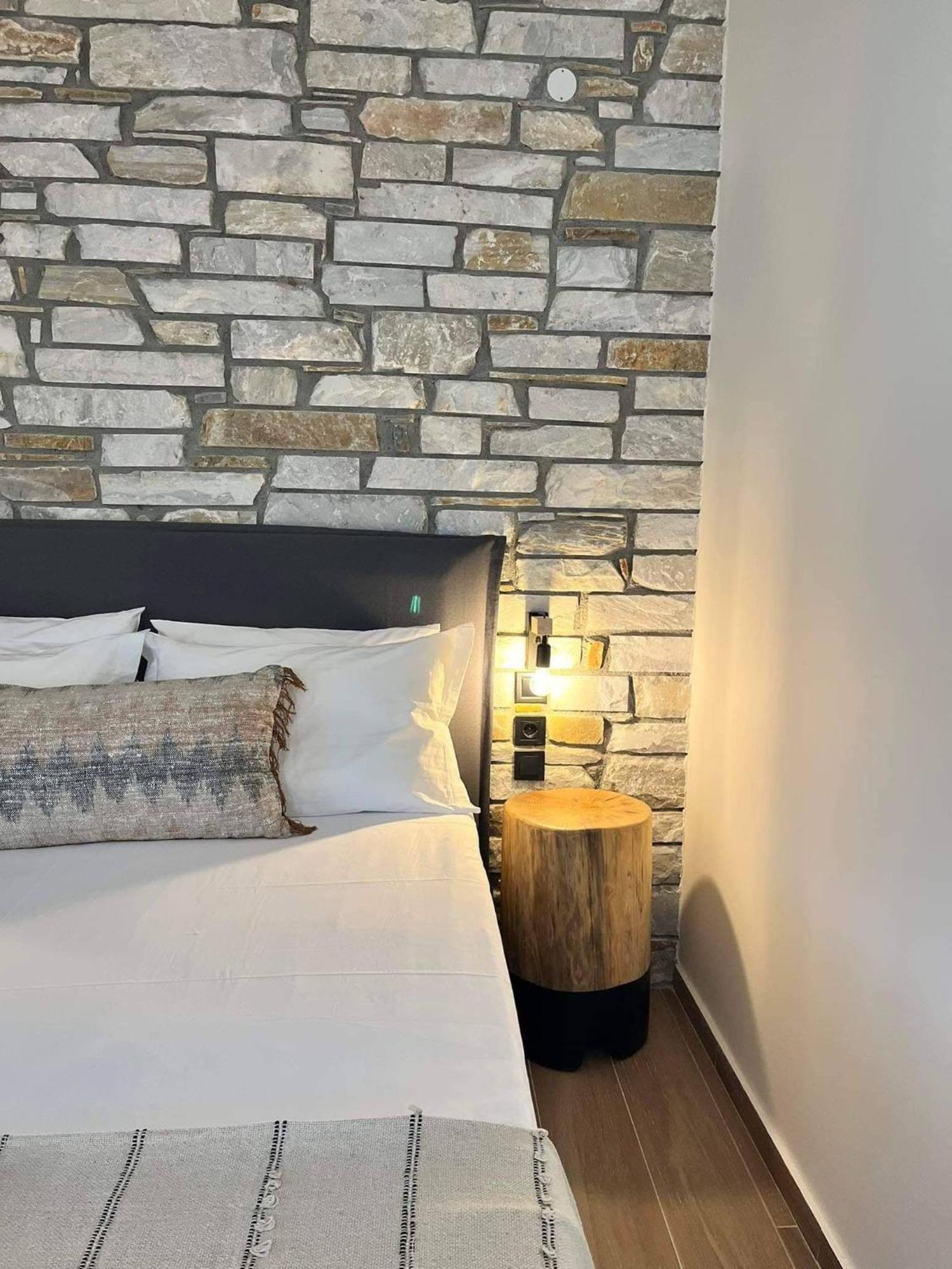 Peri Elxis Luxury Suites Mourésion エクステリア 写真
