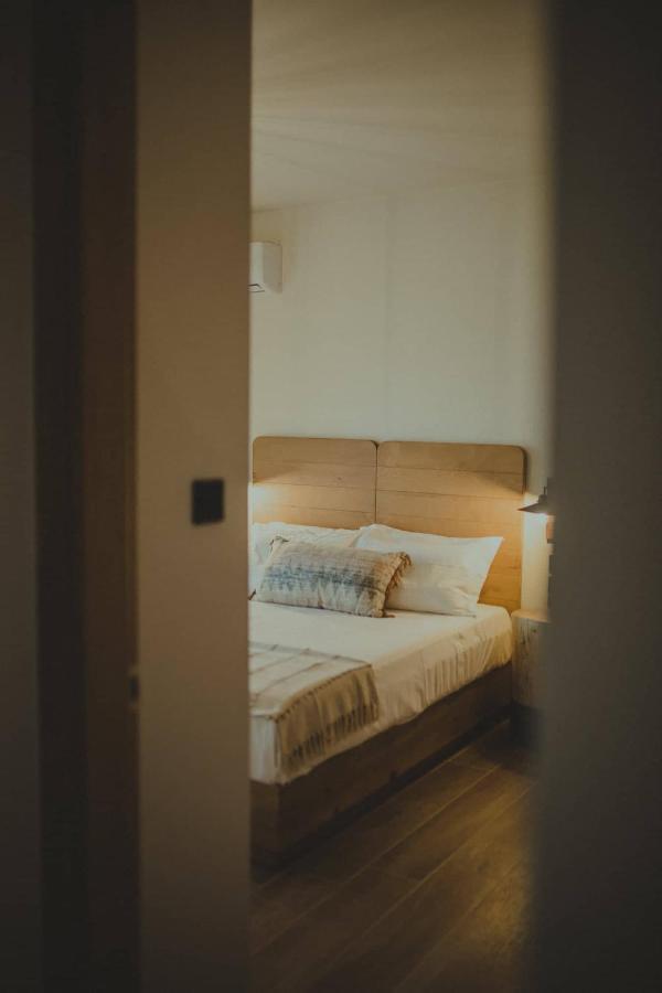 Peri Elxis Luxury Suites Mourésion エクステリア 写真