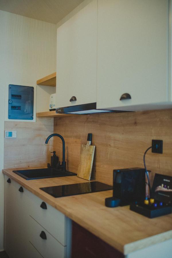 Peri Elxis Luxury Suites Mourésion エクステリア 写真