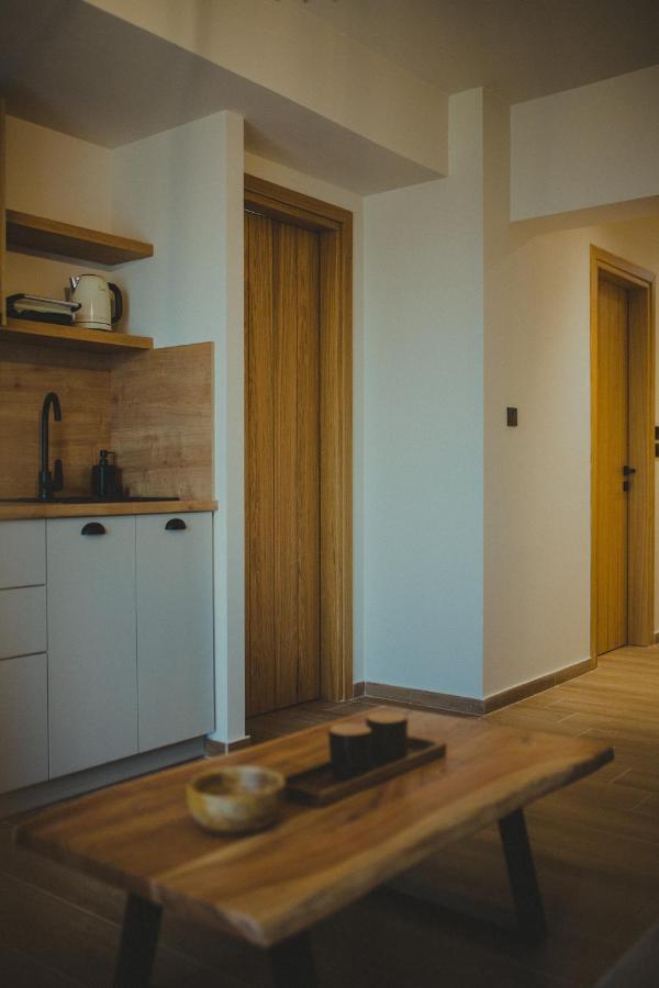 Peri Elxis Luxury Suites Mourésion エクステリア 写真