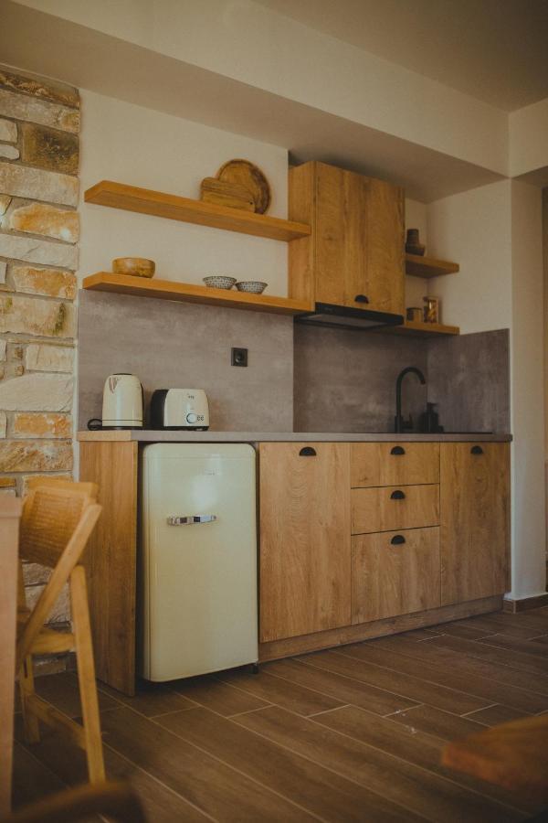 Peri Elxis Luxury Suites Mourésion エクステリア 写真
