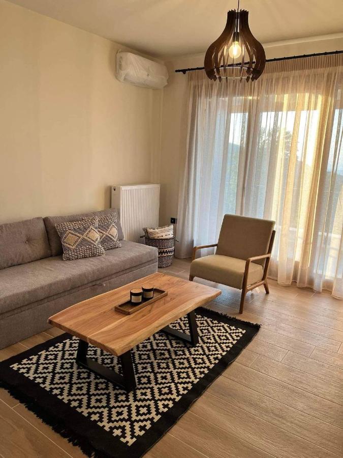 Peri Elxis Luxury Suites Mourésion エクステリア 写真