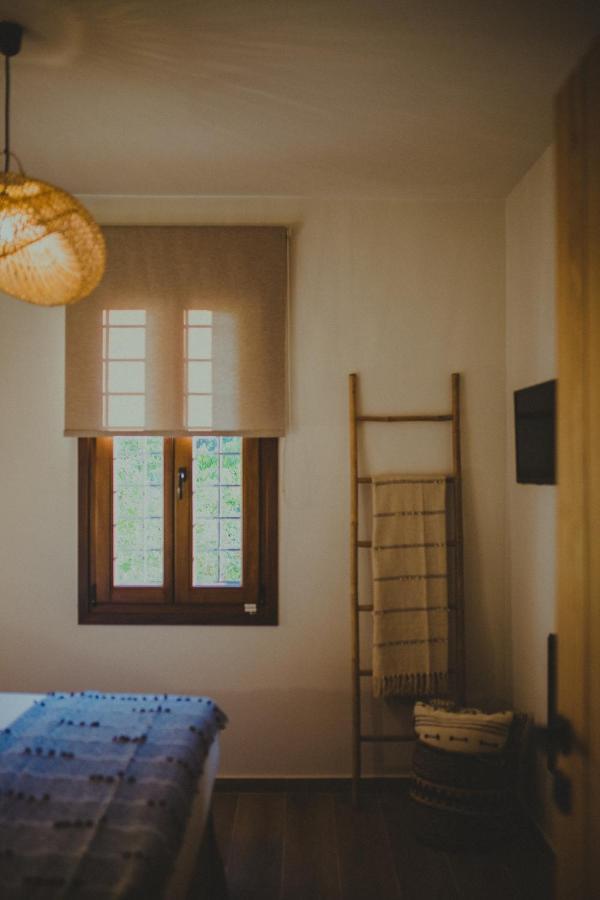 Peri Elxis Luxury Suites Mourésion エクステリア 写真